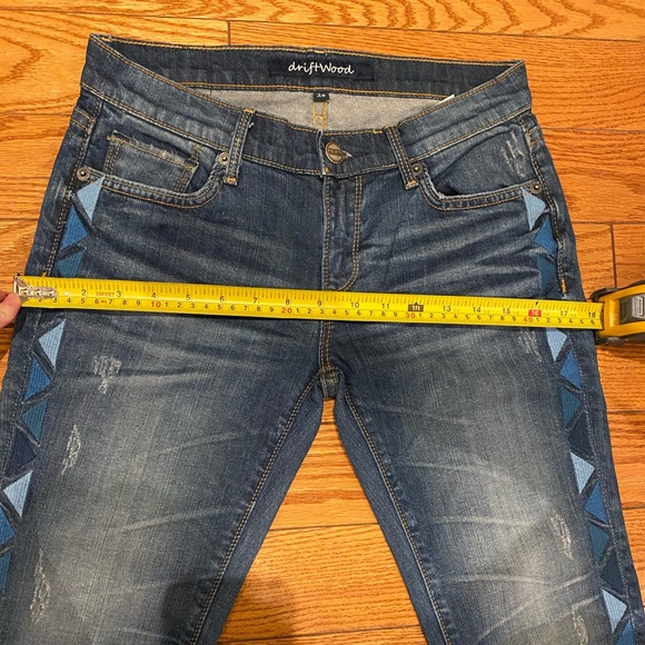 Driftwood Cropped Distressed Jeans - Picture 9 of 9